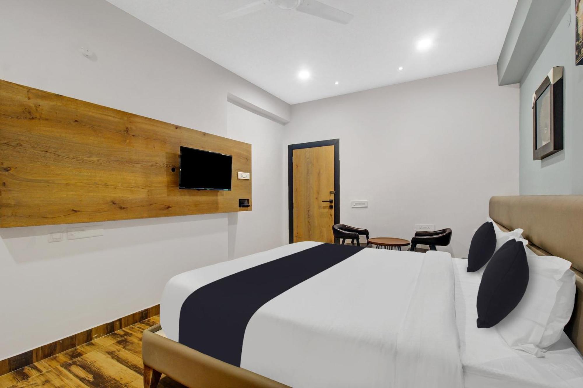 Super Townhouse Oak Hitec City Near Image Hospital Χιντεραμπάντ Εξωτερικό φωτογραφία
