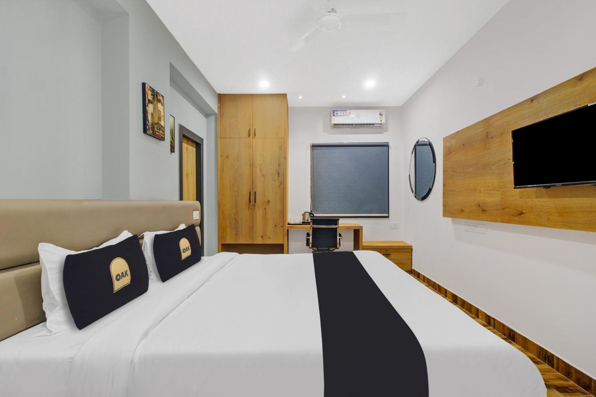 Super Townhouse Oak Hitec City Near Image Hospital Χιντεραμπάντ Εξωτερικό φωτογραφία